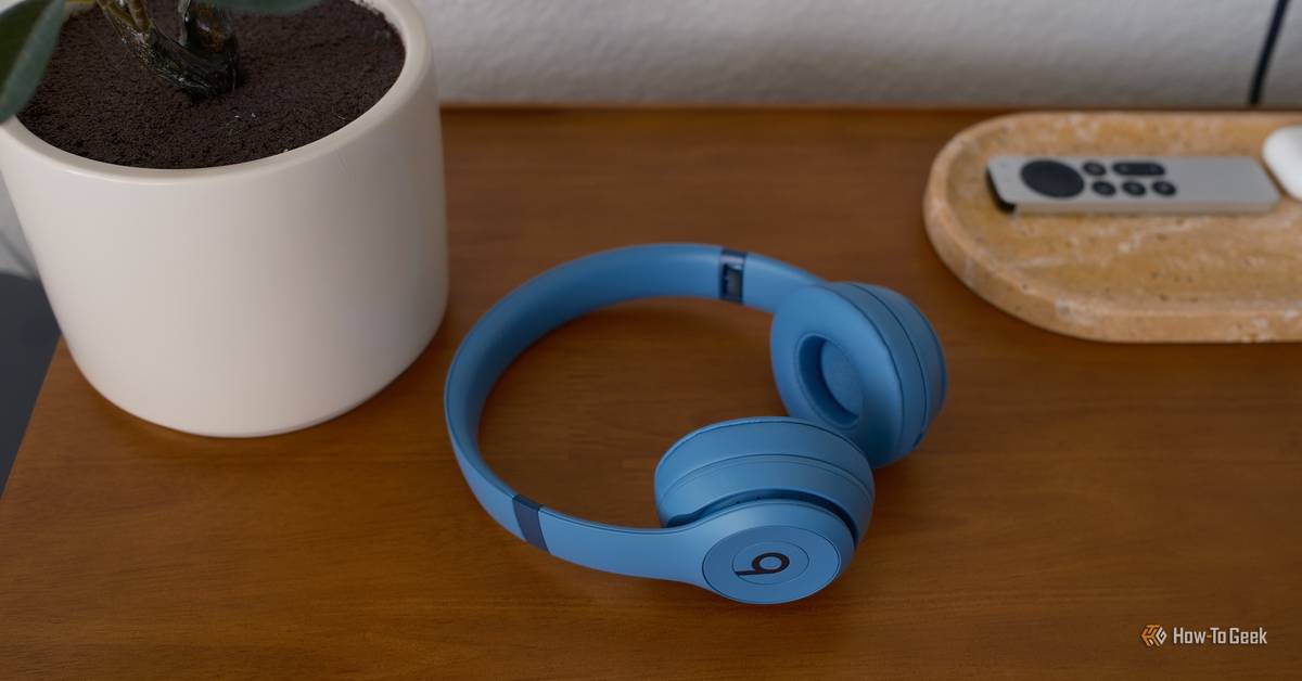 Beats Solo 4 Review: Classically Modern Headphones