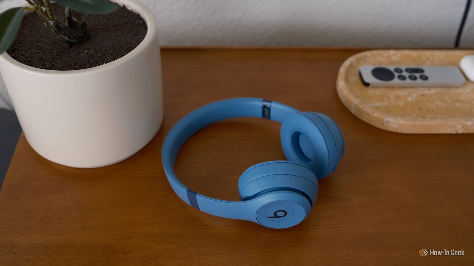 Beats Solo 4 Review: Classically Modern Headphones