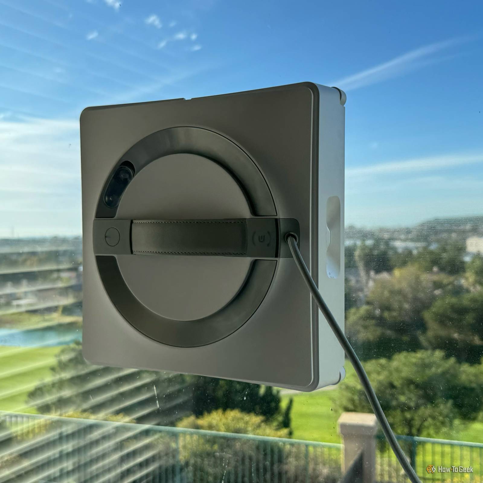 Ecovacs Winbot W2 Omni Review: A Weird and Wonderful Robot Window