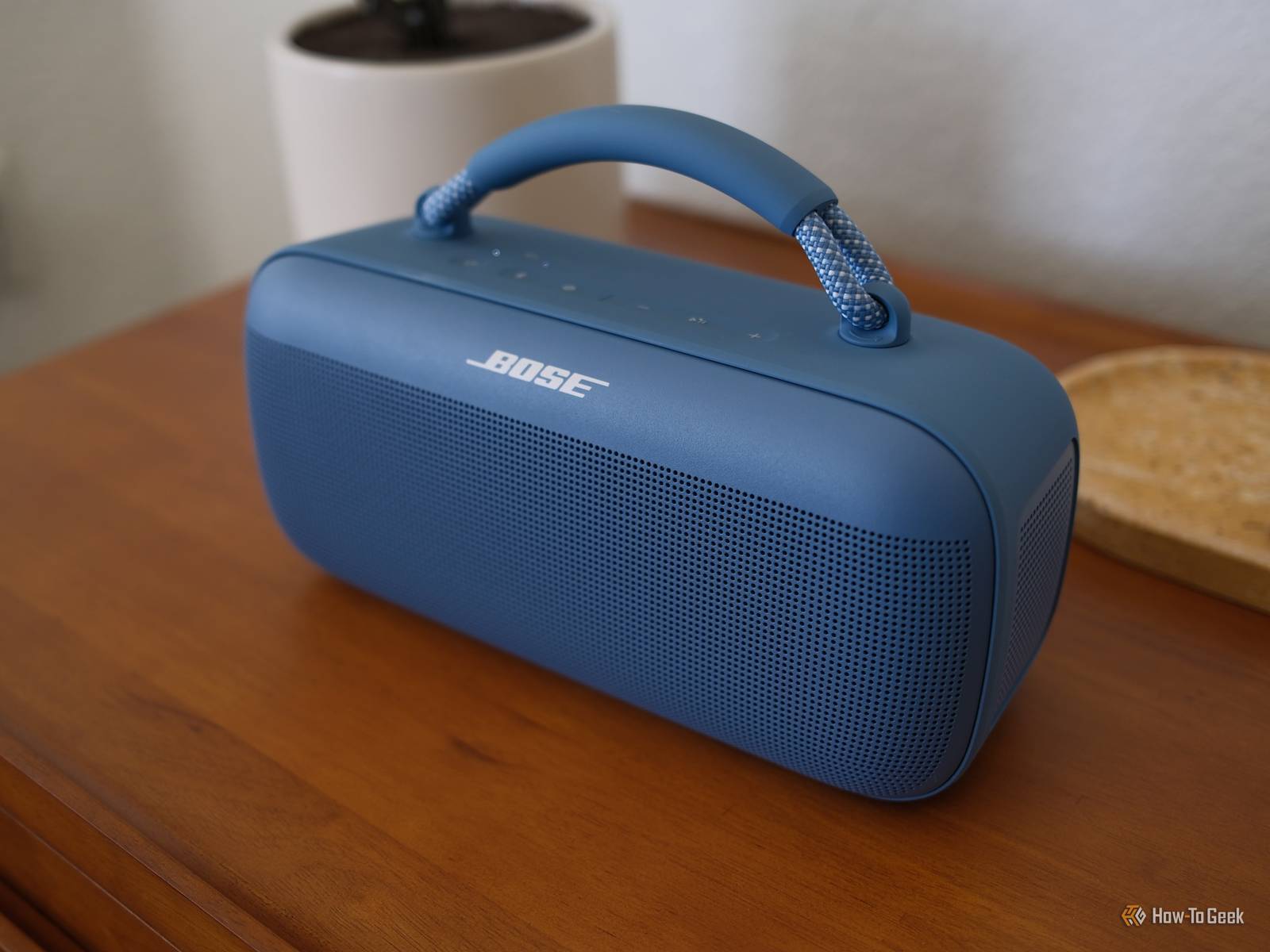 side-view-of-the-bose-