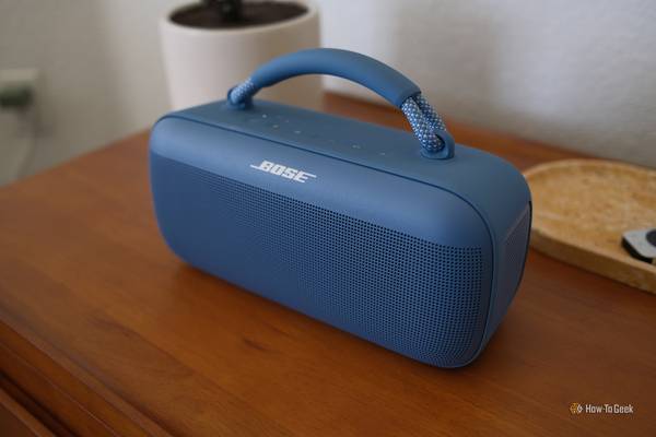 side view of the Bose SoundLink Max