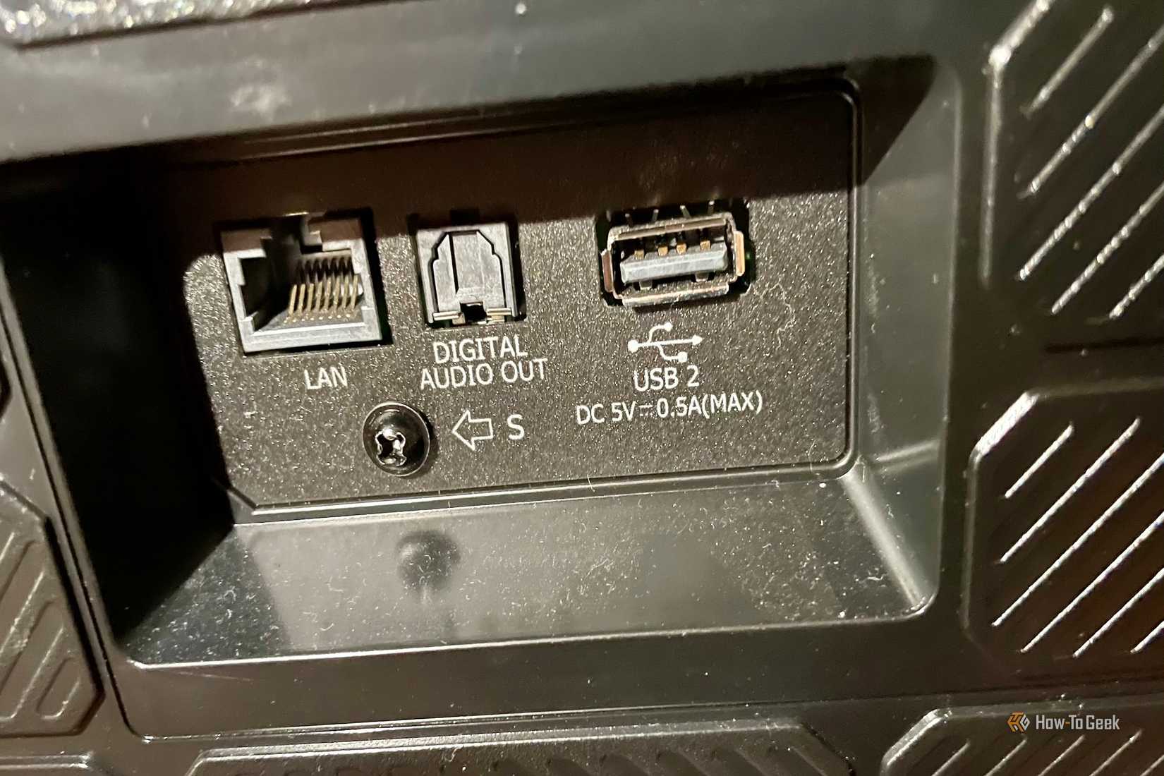 The rear-facing ports on the Hisense U8N.