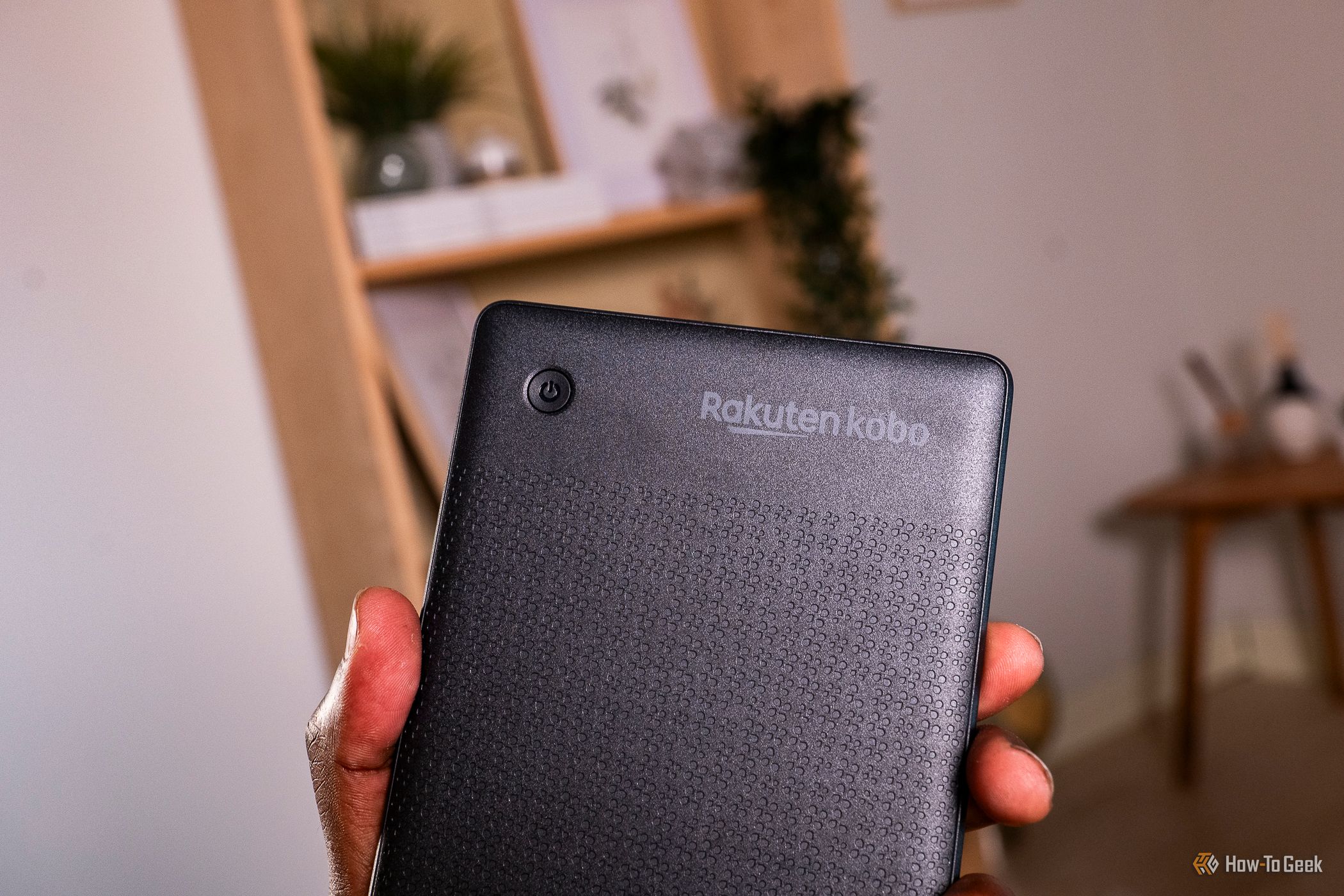 Kobo Clara Colour Review: A Comfortable, Colorful eReader That's