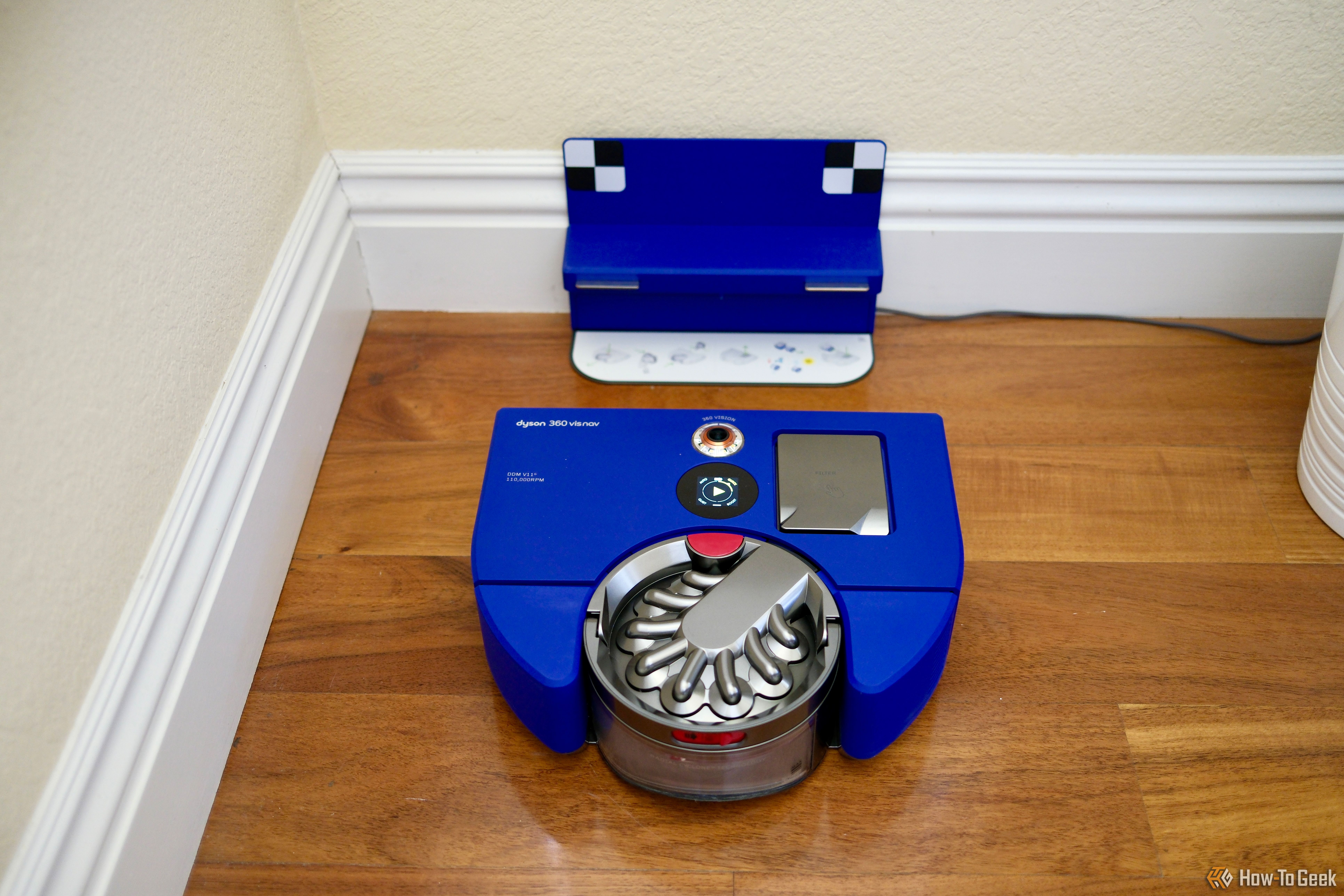 Dyson 360 Vis Nav Review: A Power Robot Vacuum that Sucks Battery