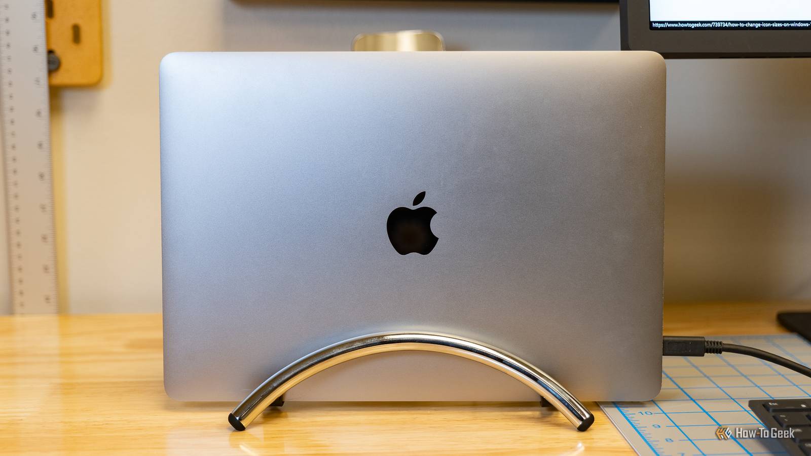 Twelve South BookArc Flex Review: The (Almost) Perfect MacBook Stand