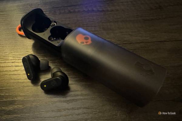 Skullcandy Dime Evo earbuds and open charging case