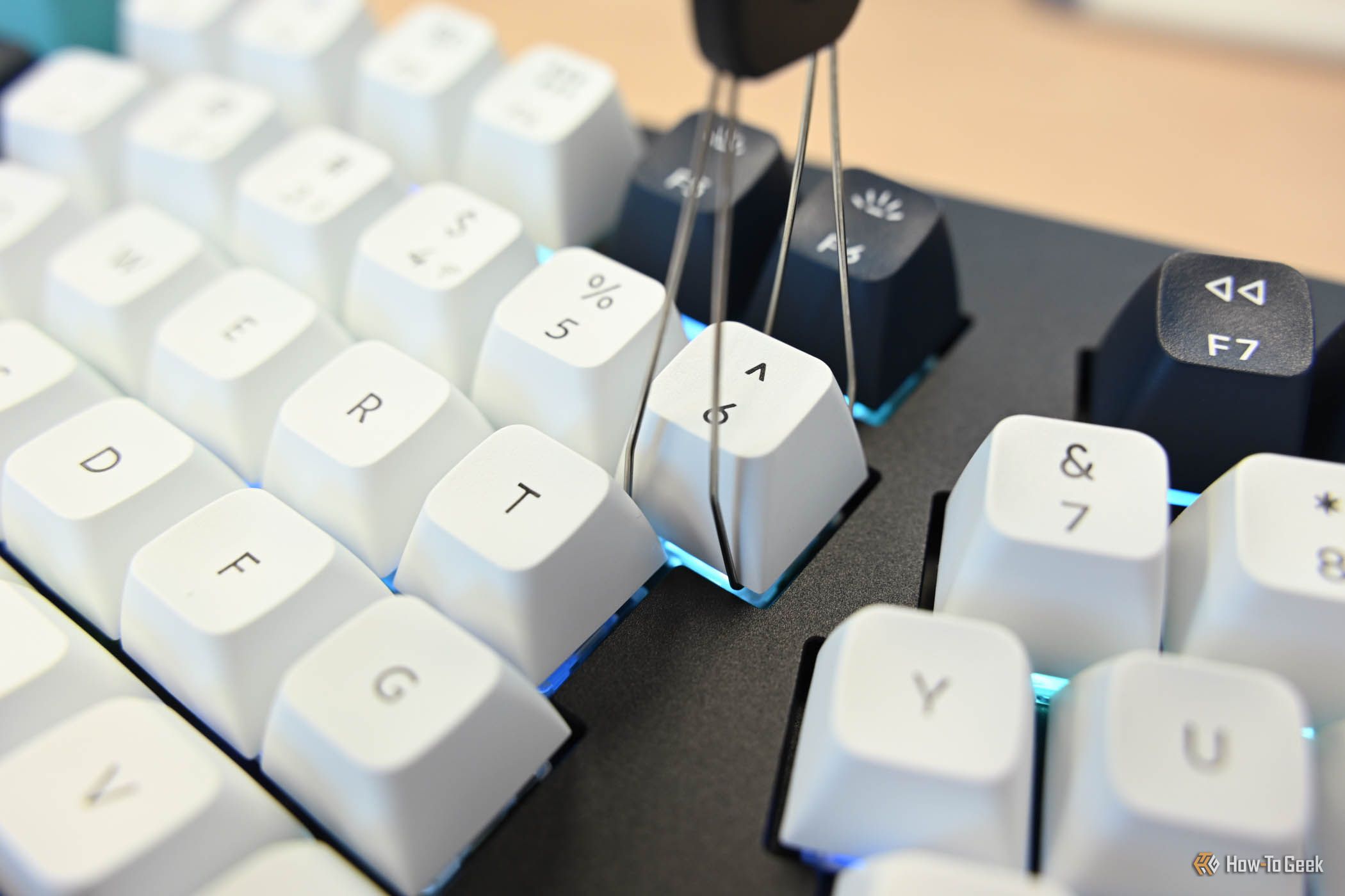 Keychron Q14 Max Review: This Left Handed Keyboard Is Actually