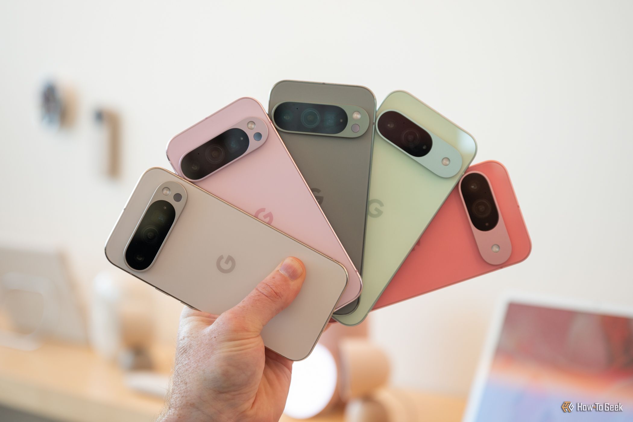 Pixel 9 Pro XL & Pixel Buds Pro 2 & 他 Hands on With the Google Pixel 9 Series, 9 Pro Fold, Watch 3, and