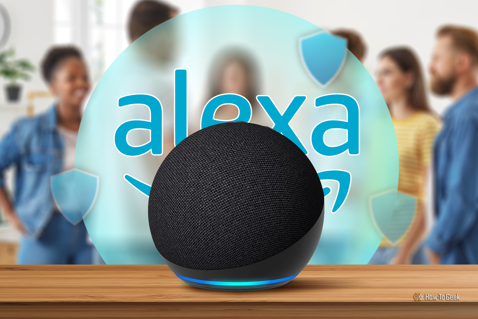 Устройство Echo Dot на переднем плане, люди и щиты на заднем фоне.