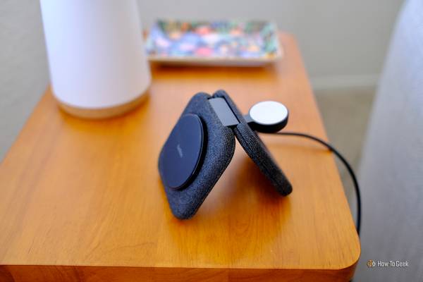 Belkin 2-in-1 Charging Travel Pad unfolded