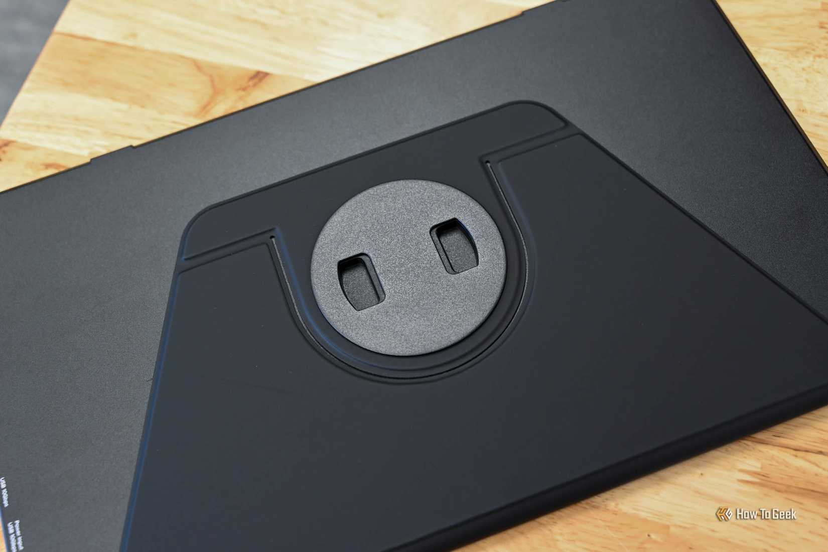 Plug Mode Monitor Plugable USBC-PDMON Portable Monitor Review: A Useful Productivity Hack