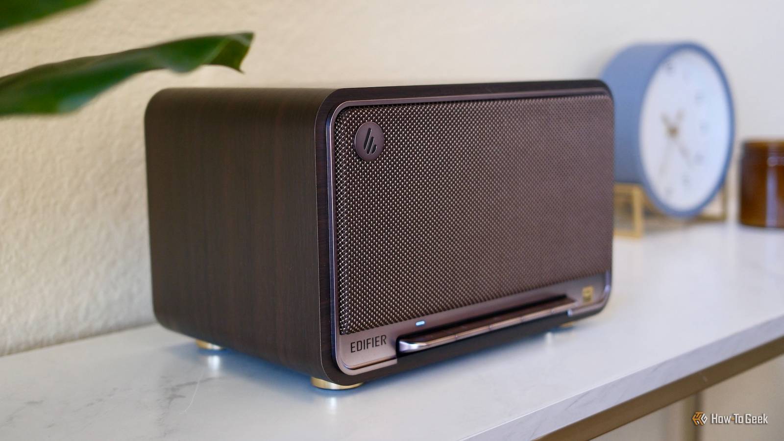 Edifier D32 Review: A Classy Bluetooth and AirPlay Speaker