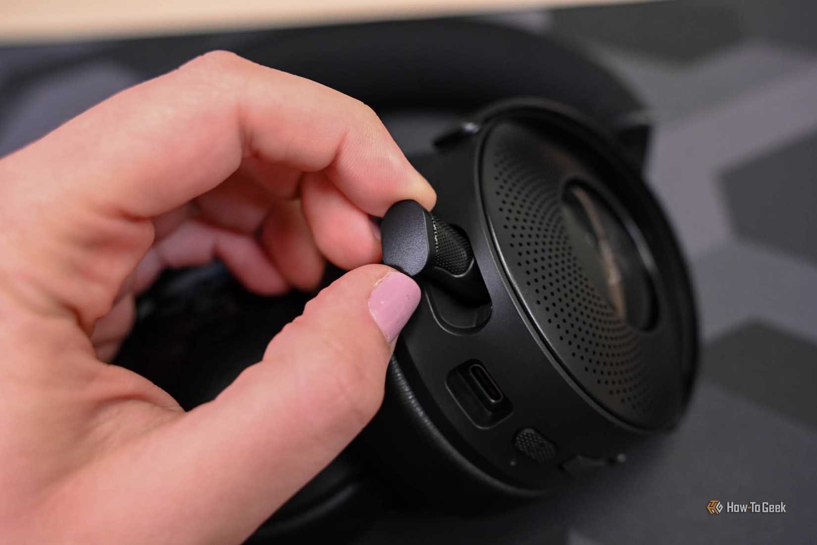 Razer Kraken V4 Pro Review: Powerhouse Gaming Headset With Haptic