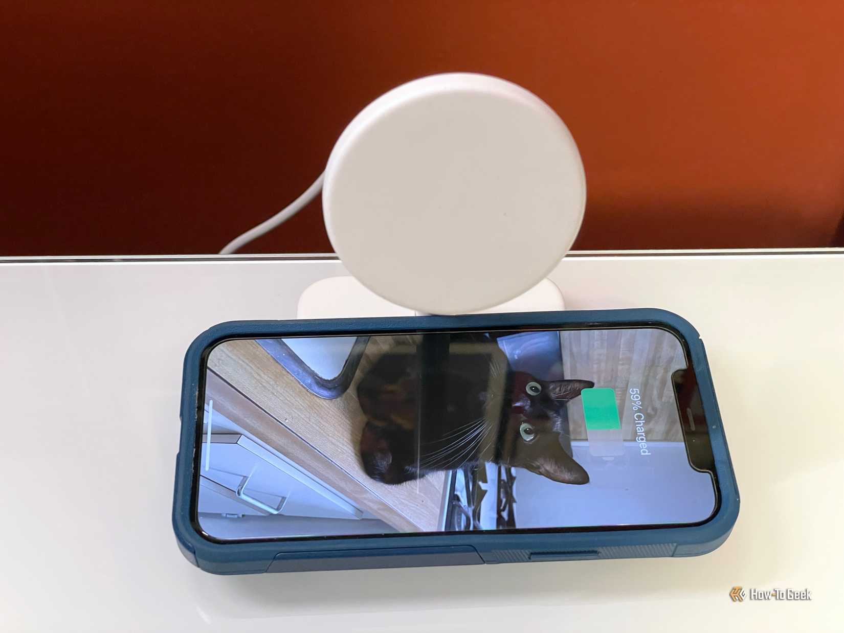 Twelve South HiRise 2 Deluxe Review: Looks Good and Charges Well