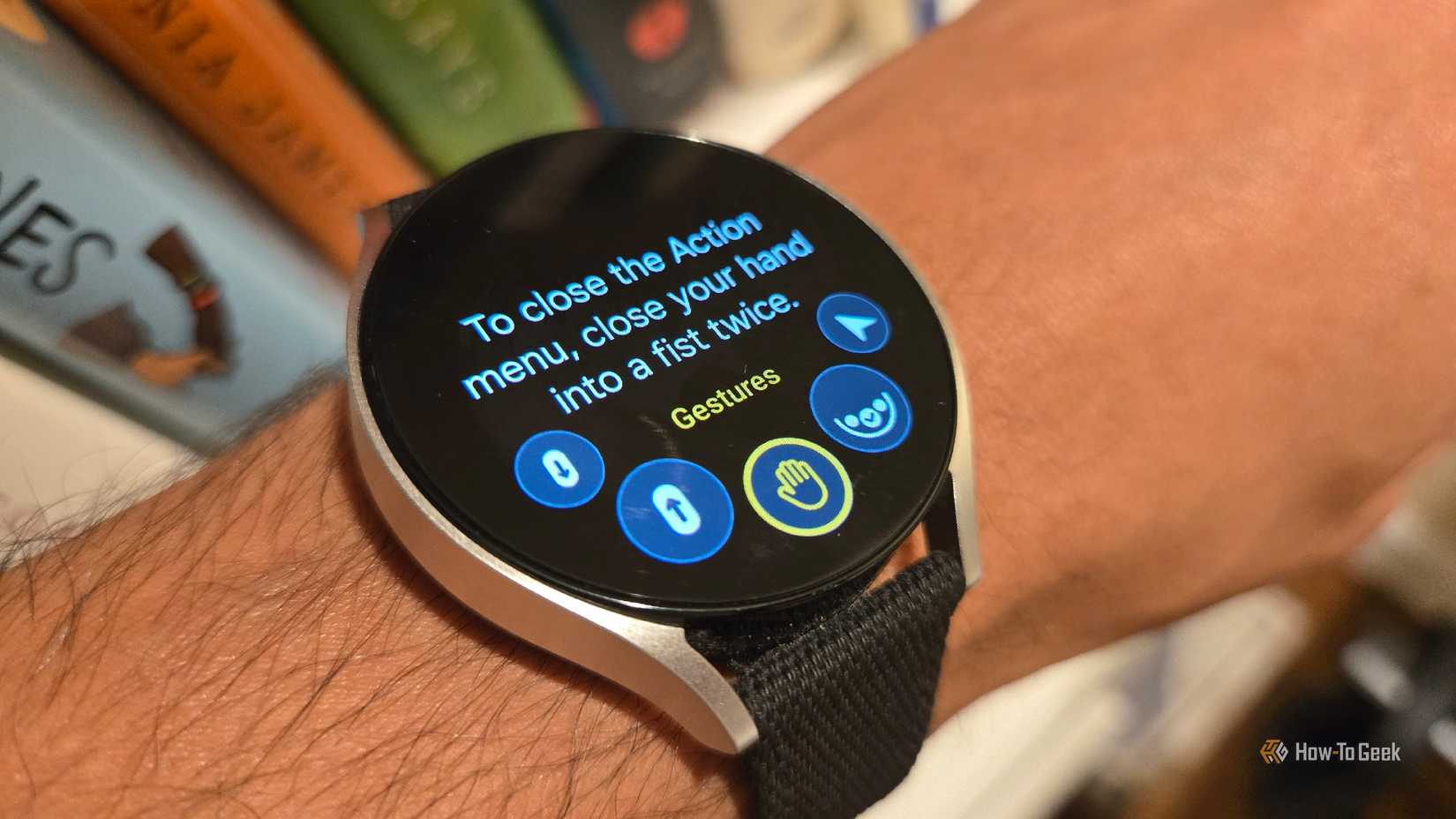 Gestos universales en un Galaxy Watch 6.