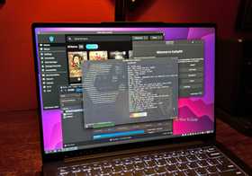 CachyOS running Steam, Heroic Games Launcher, and the CachyOS Hello app