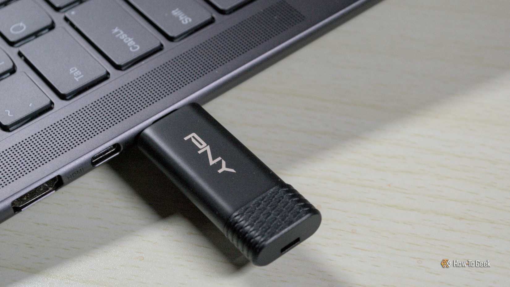 PNY Pro Elite V3 connects to the USB-C 3.2 port on your laptop.