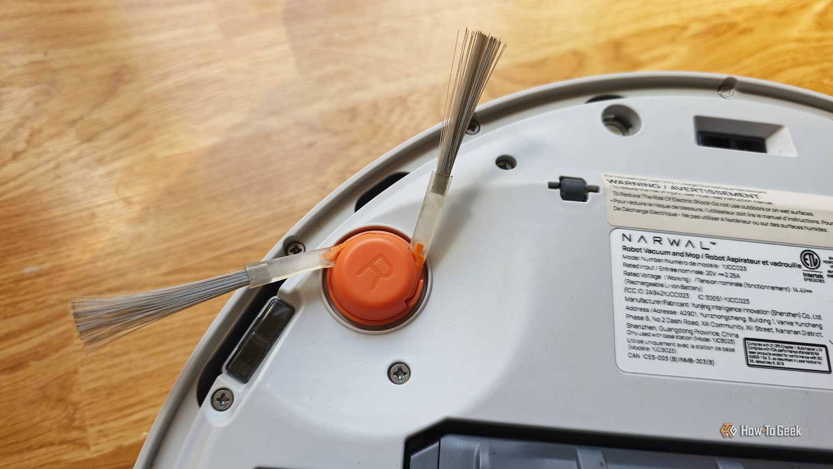 The right side brush on the Narwal Freo Pro robot vacuum and mop.