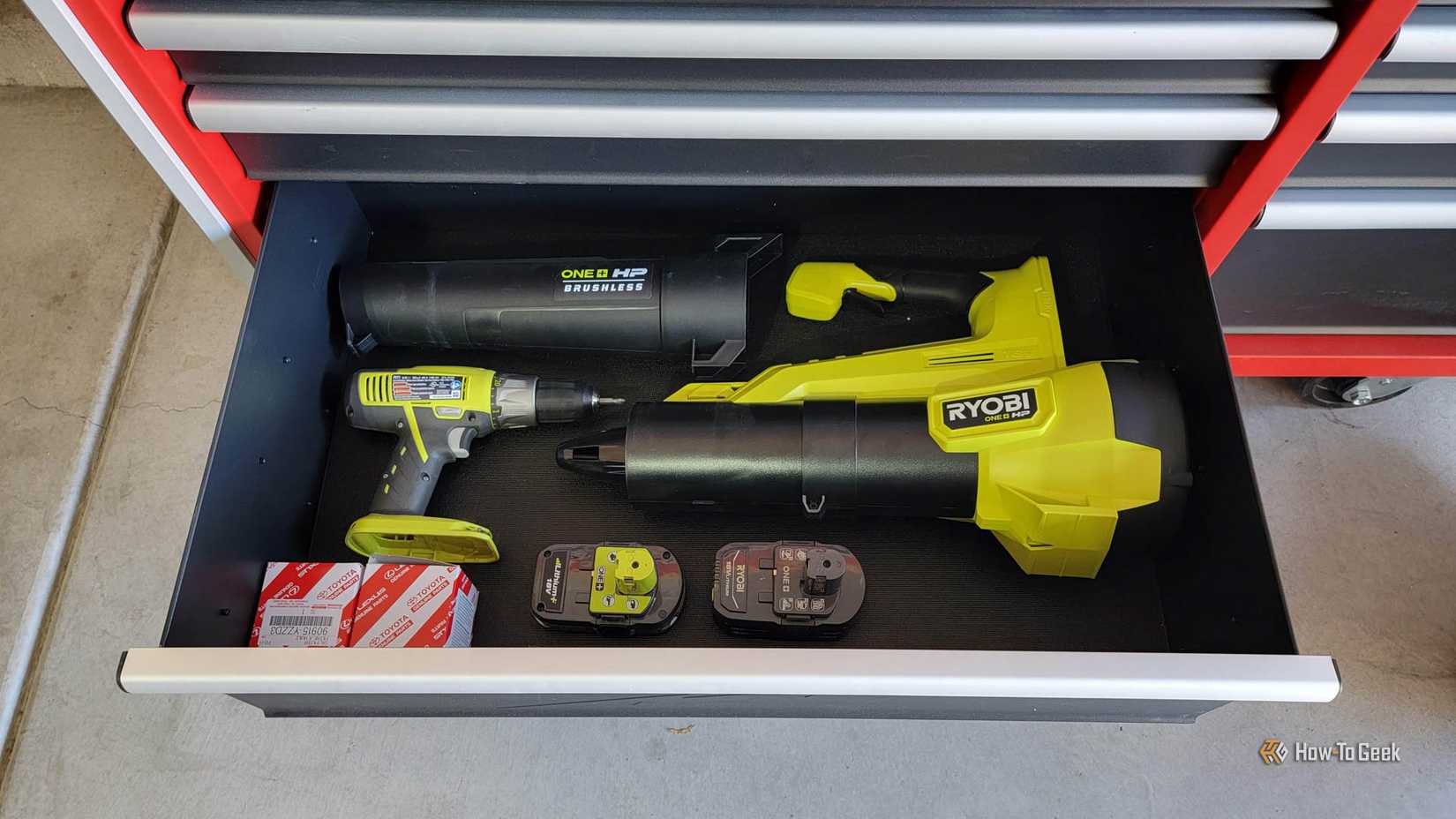 Ryobi 18V leaf blower removable nozzle for storage.