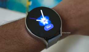 'Breathe' watch face on the Galaxy Watch 6 starting a breathing exercise.