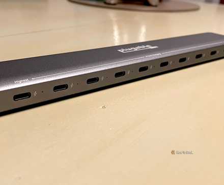 The front of the Plugable PS-10CC USB-C charging station.