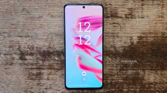 The Motorola Moto G Stylus (2025) phone on the lock screen.