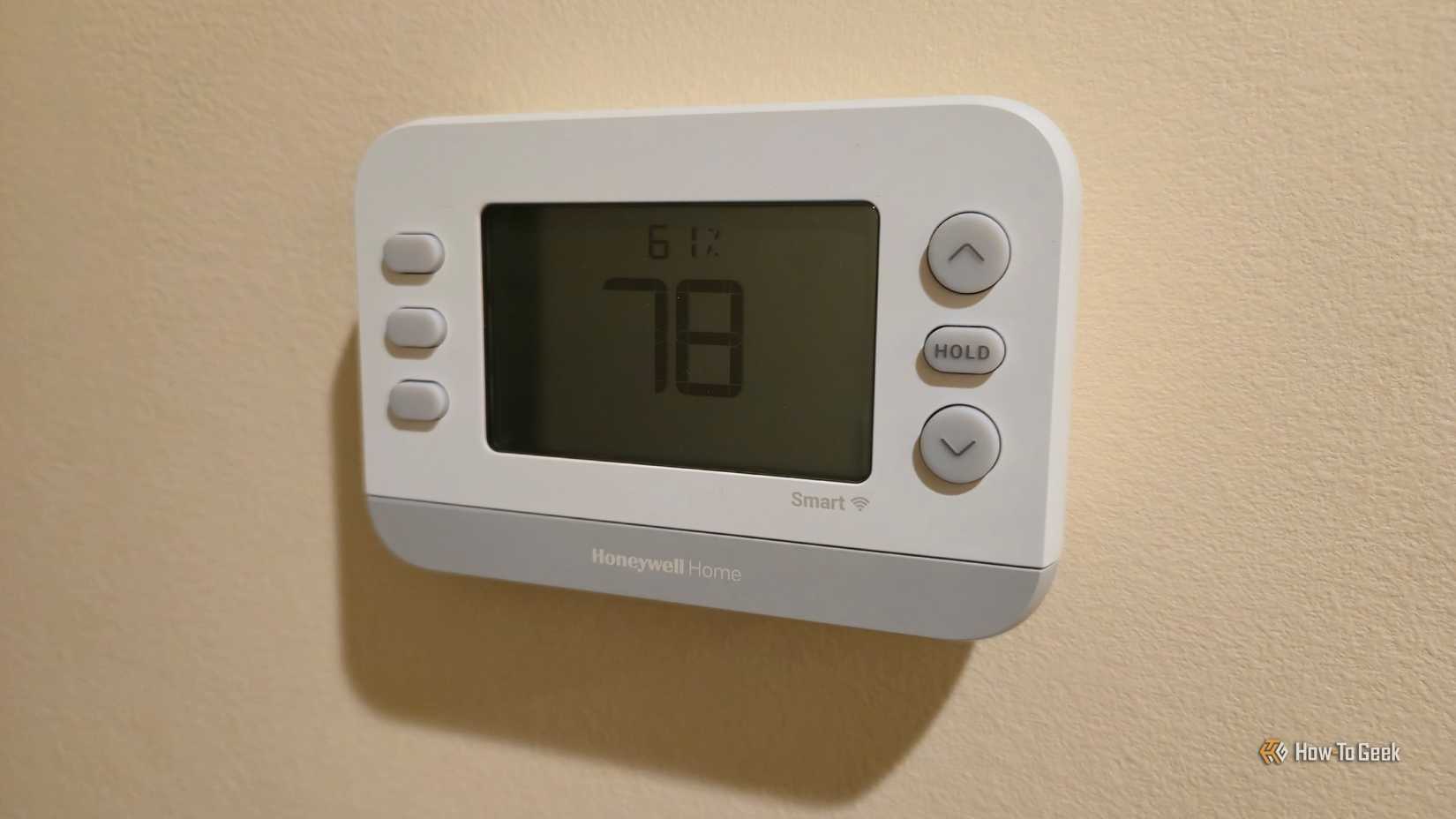 Un thermostat intelligent Honeywell Smart X2S.