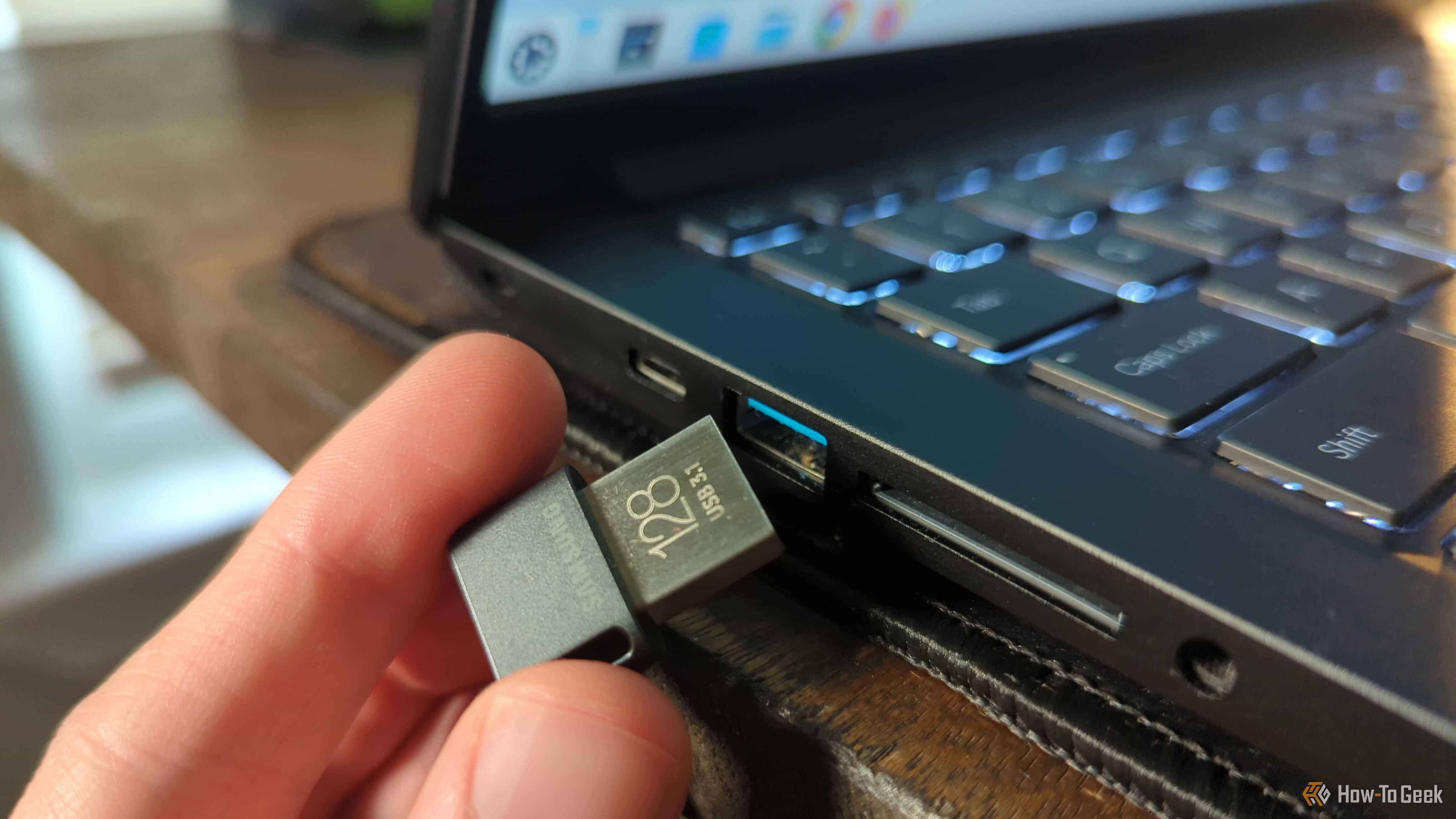 Fşlash Rive The USB flash drive feels like the most obvious invention in computing ...