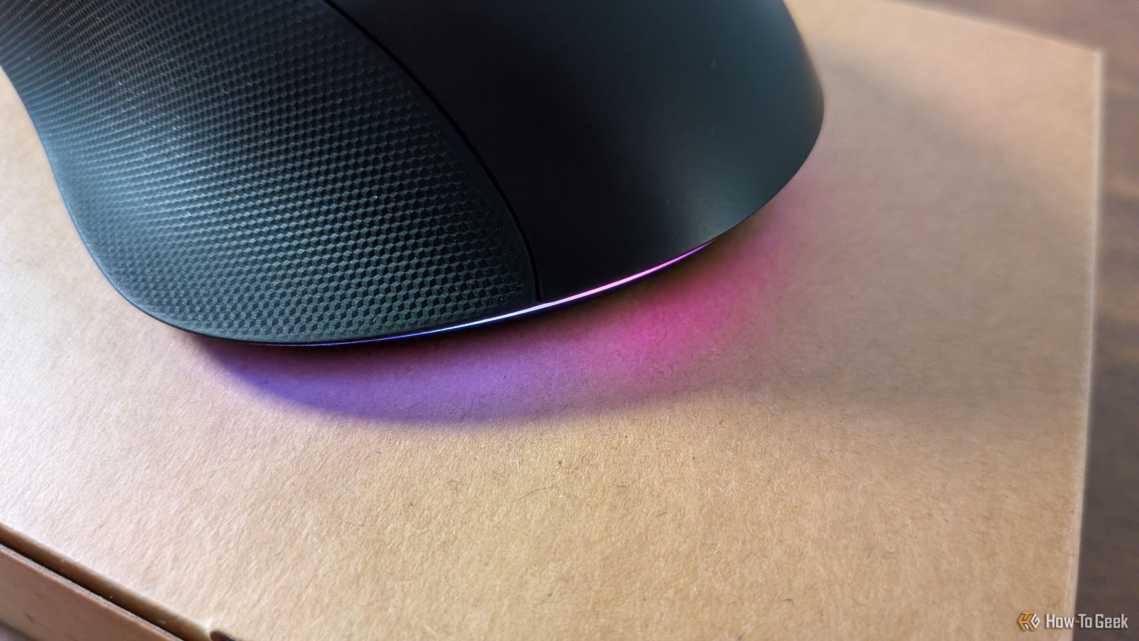 Razer Pro Click V2 Review: An Ergonomic Mouse That Makes Working and ...