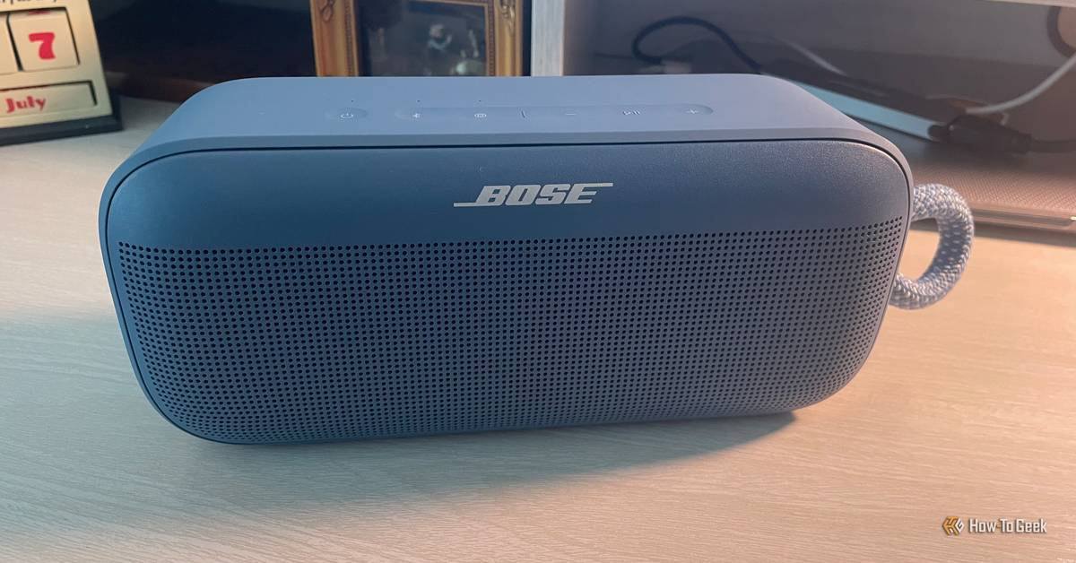 bose-soundlink-plus-on-desk-1-