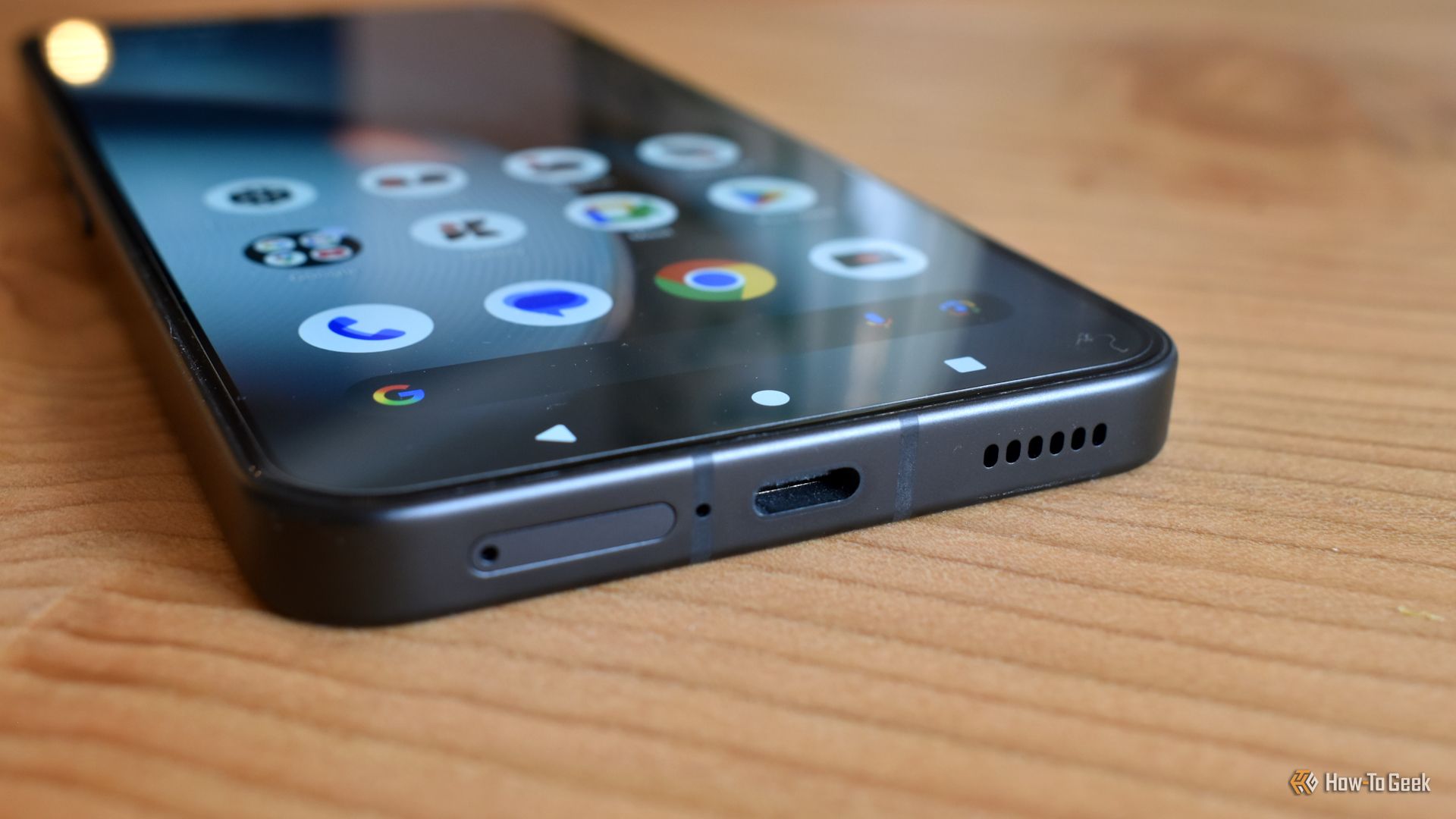 8 unconventional things you can plug into your phone
