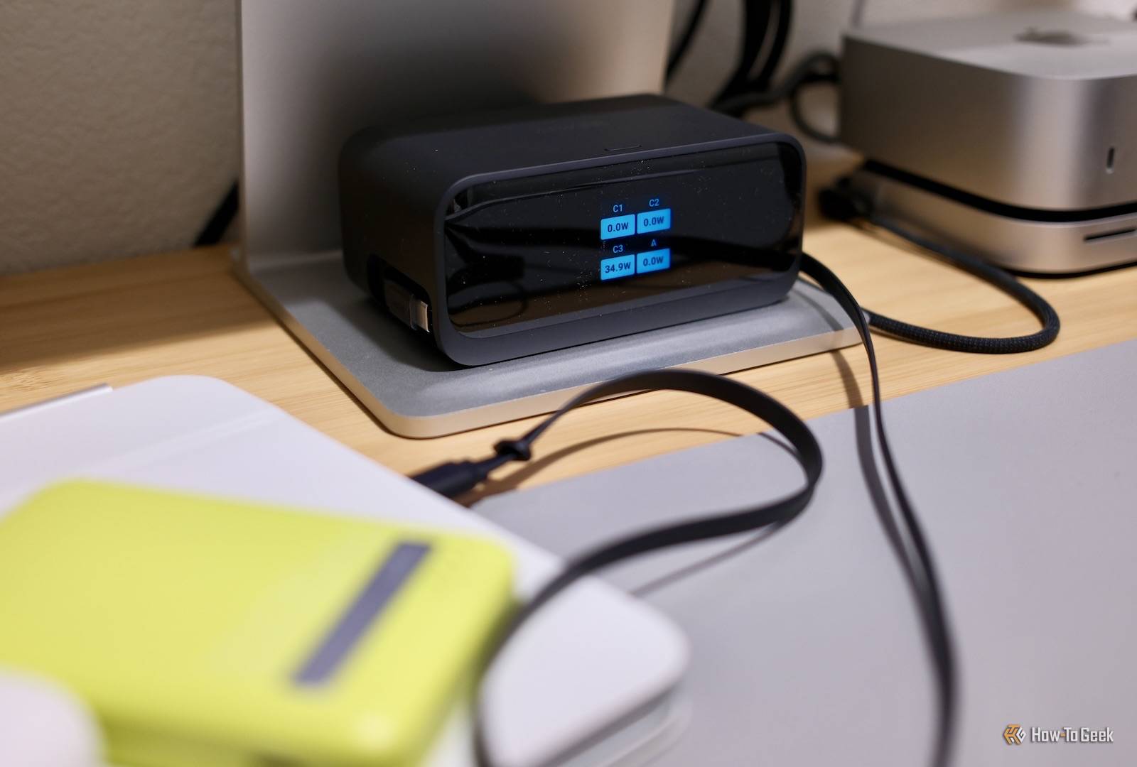 This Power Station Proves All Chargers Should Have Screens (And