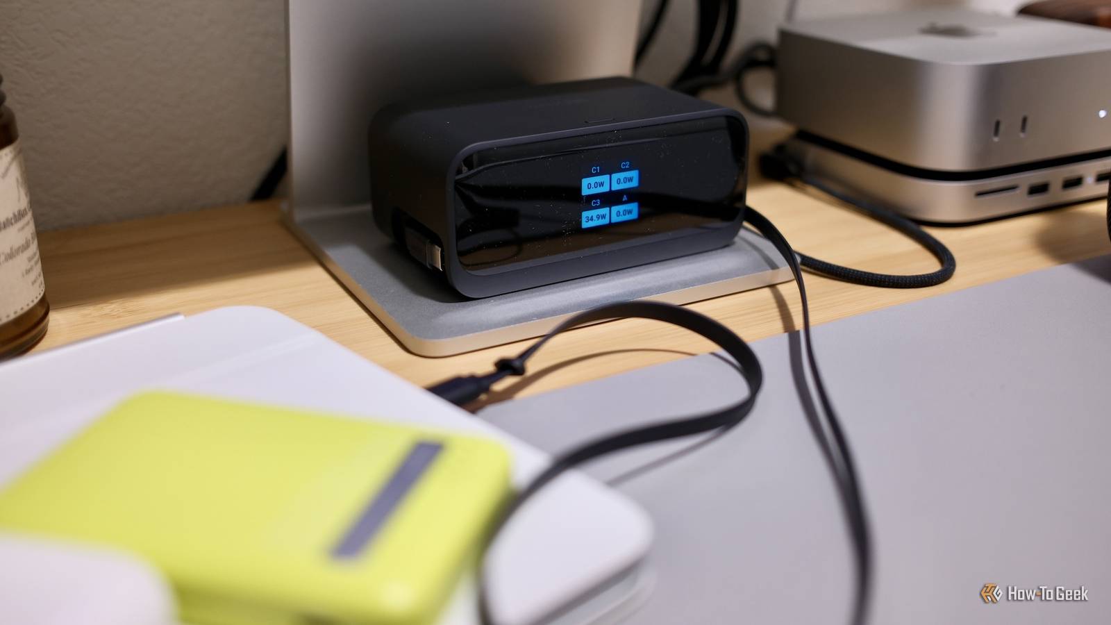 This Power Station Proves All Chargers Should Have Screens (And