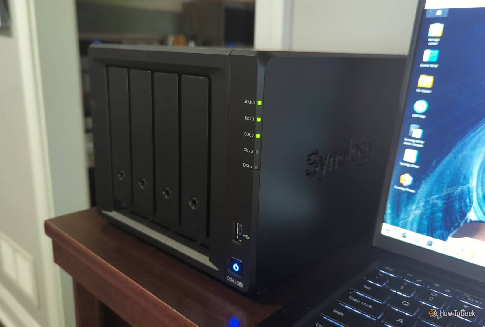 the-synology-ds425-nas-next-to 