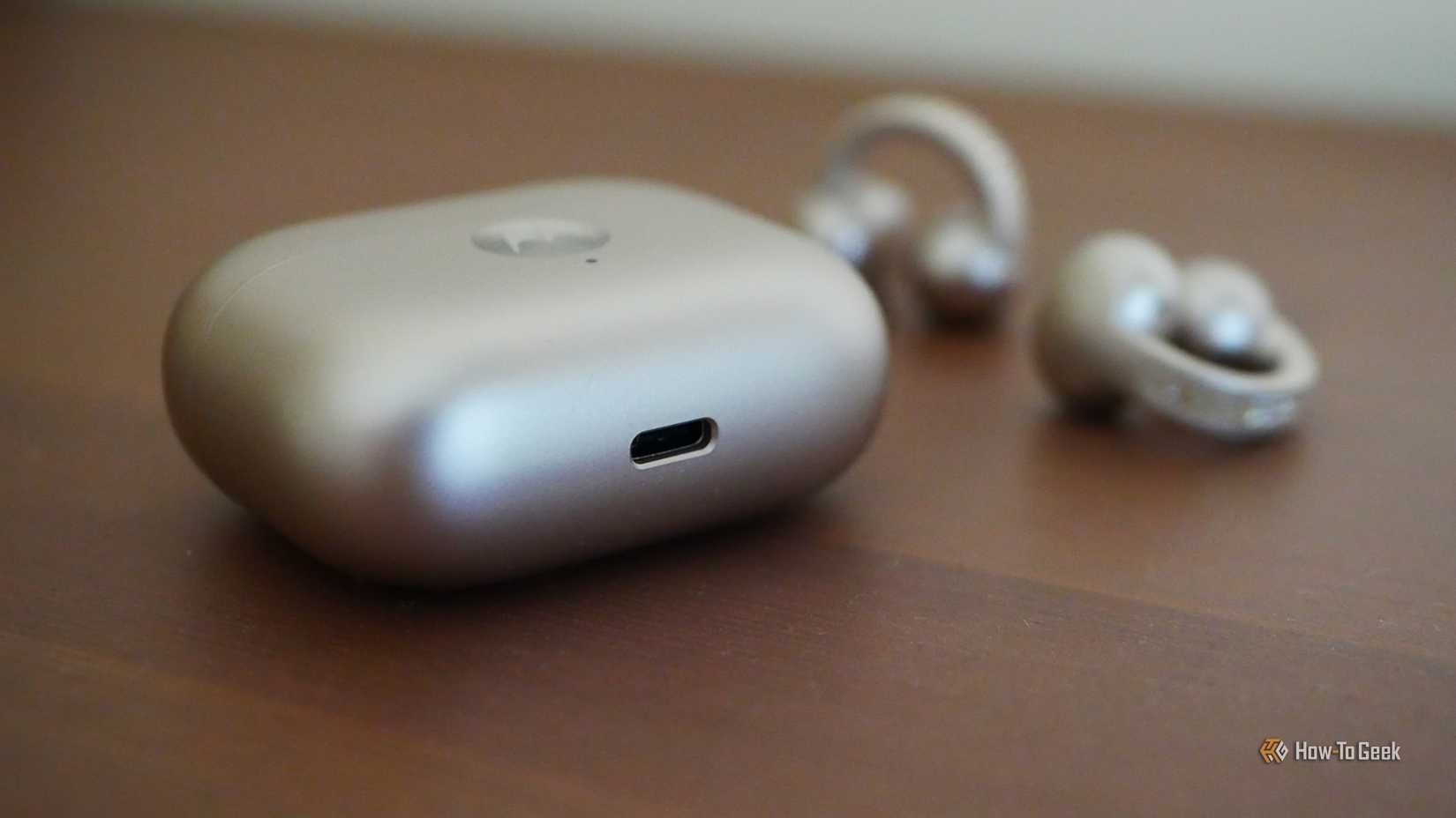 USB-C port in a Moto Buds Loop case.