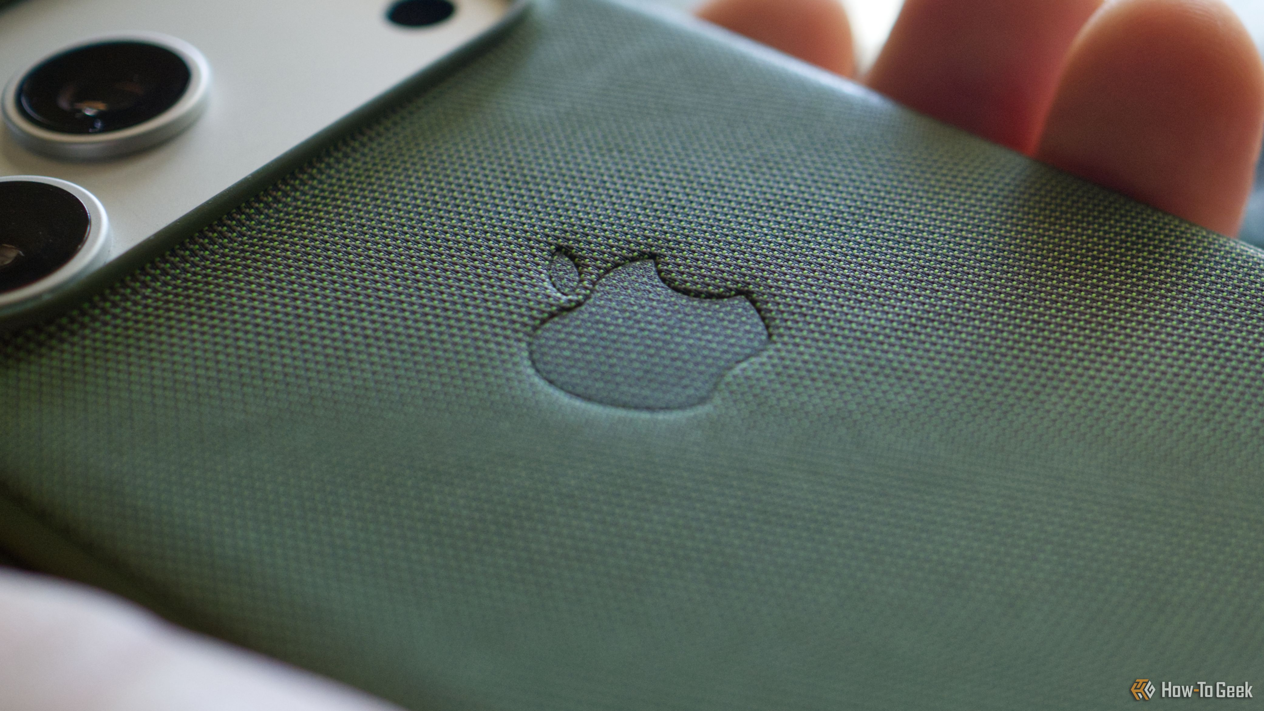 I Love Apple's TechWoven iPhone Pro Case Despite Its Price and Flaws