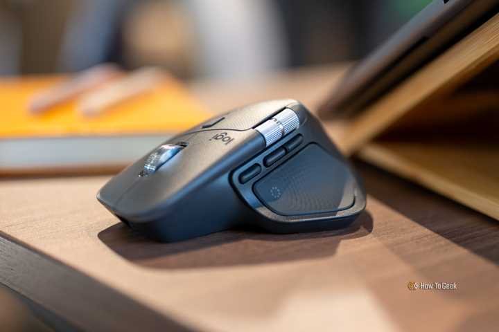 Logitech Accessory Buttons Logitech | How-To Geek