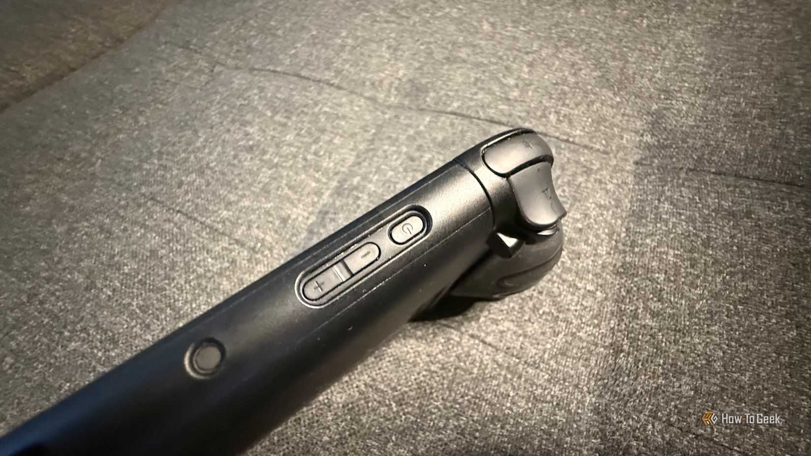 Power button and sound buttons from the switch 2 with the case of Genki Attack.
