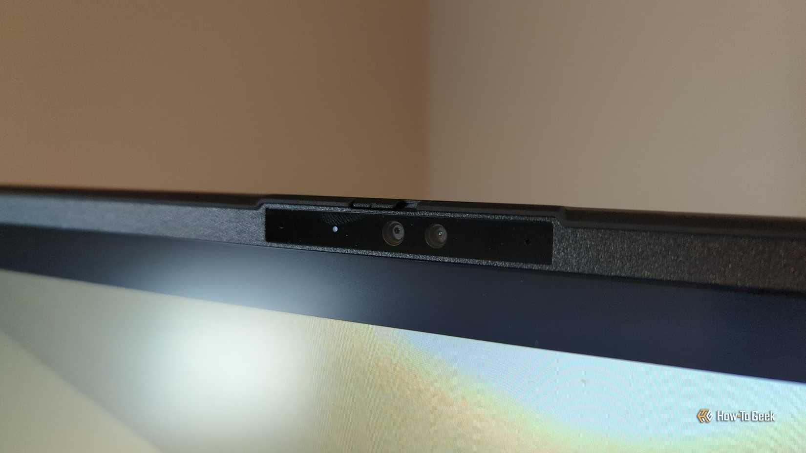 The webcam and microphones on the Kubuntu Focus M2 Gen 6 laptop.