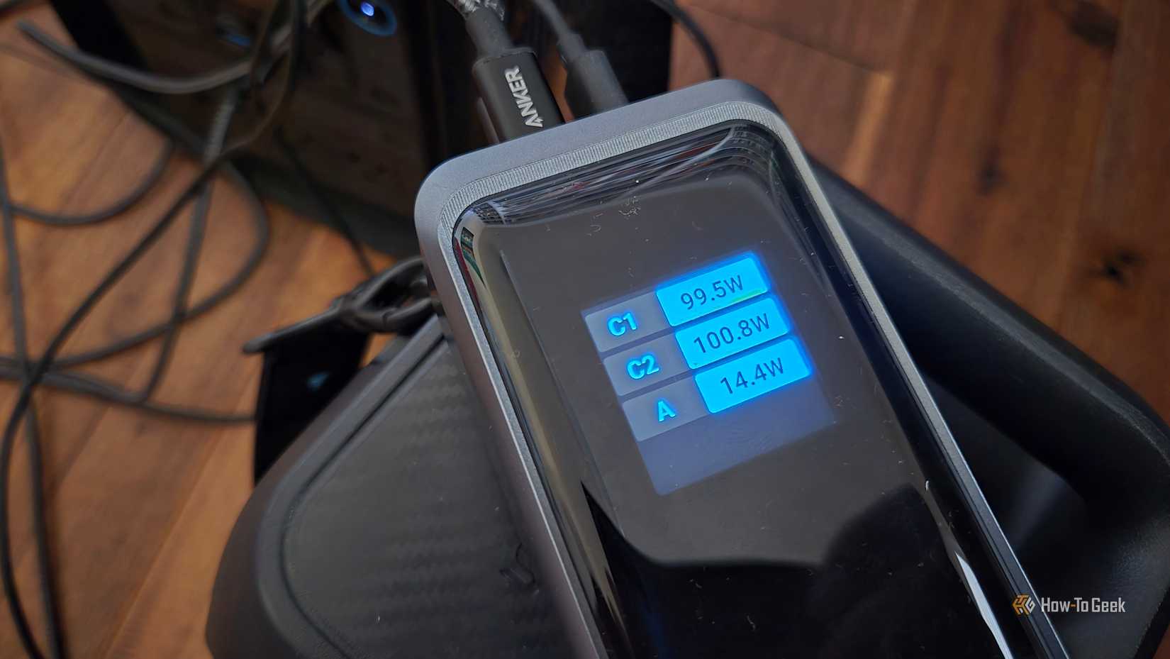 Anker Preper Bank Sreate Sreate Septeed 3 台のデバイスを充電