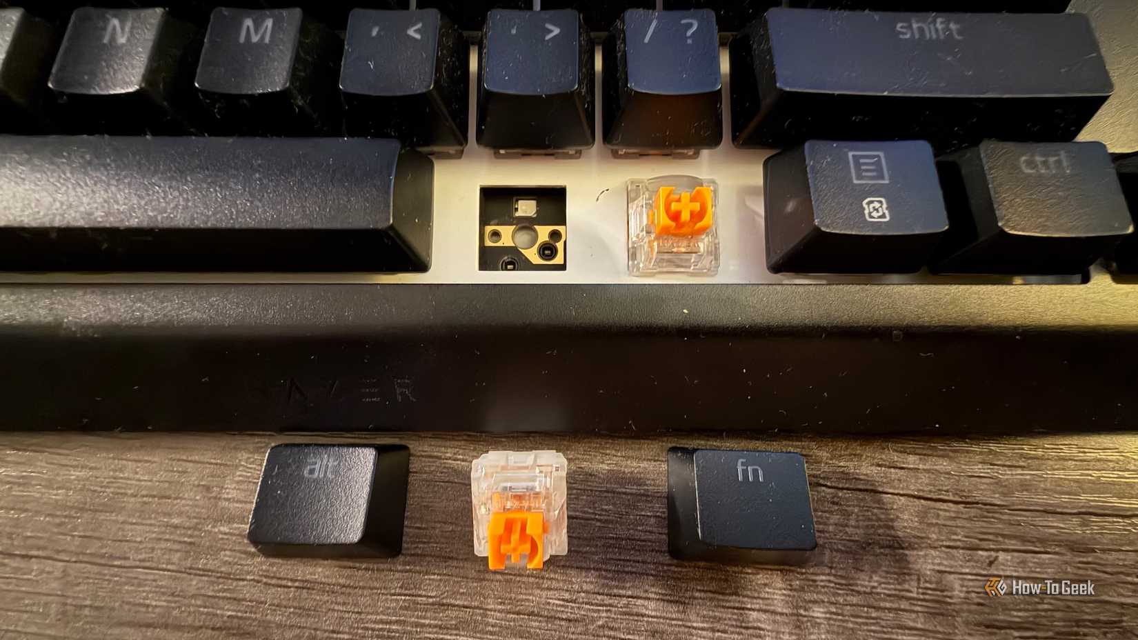 Hot-swapping Keycaps and switches on the Razer BlackWidow V4 Tenkeyless HyperSpeed.