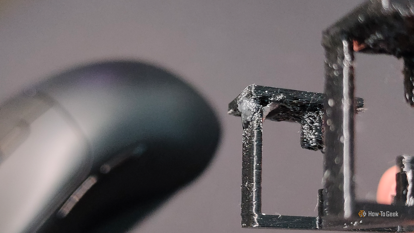 3D プリントされたマウスの右マウス ボタン。