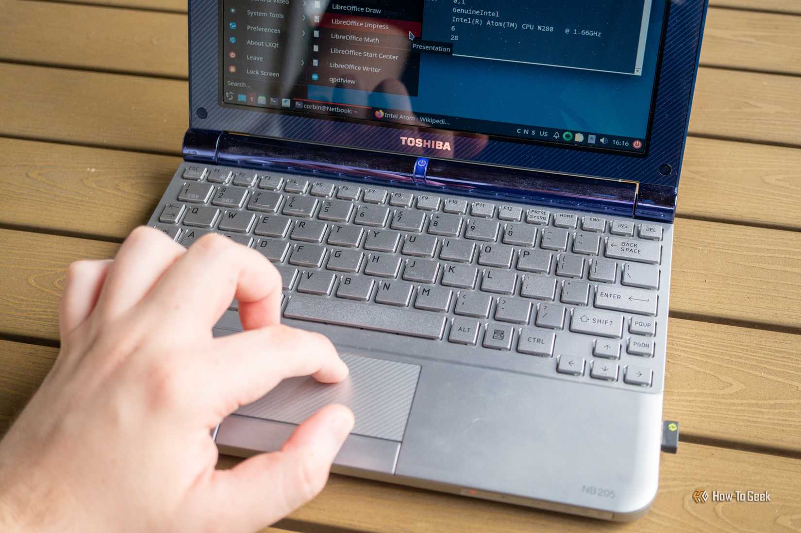 Usando o trackpad em um netbook Toshiba