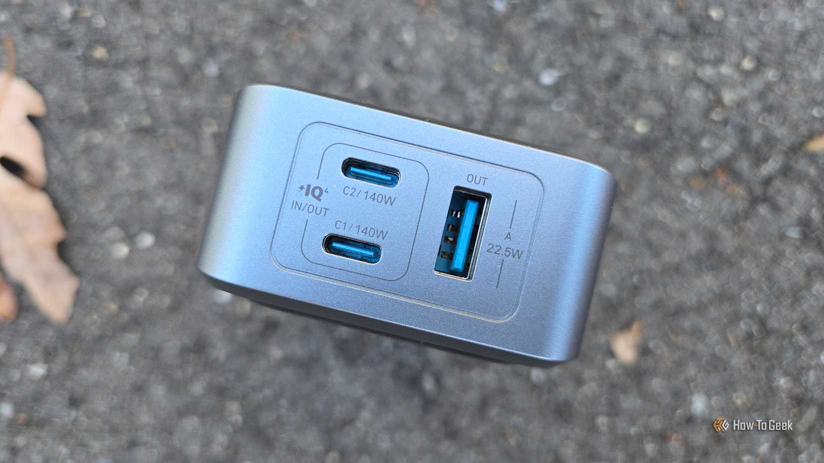 Acker Banker Bank Exper.-1 の USB ポート