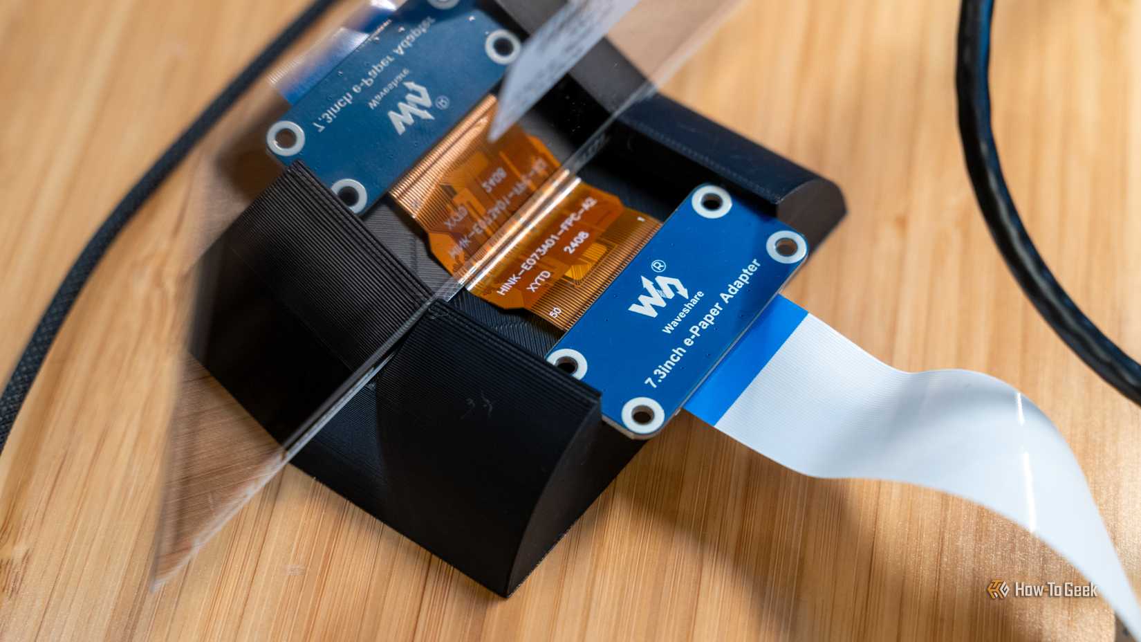 A placa do driver de vídeo da tela do Waveshare e-paper.