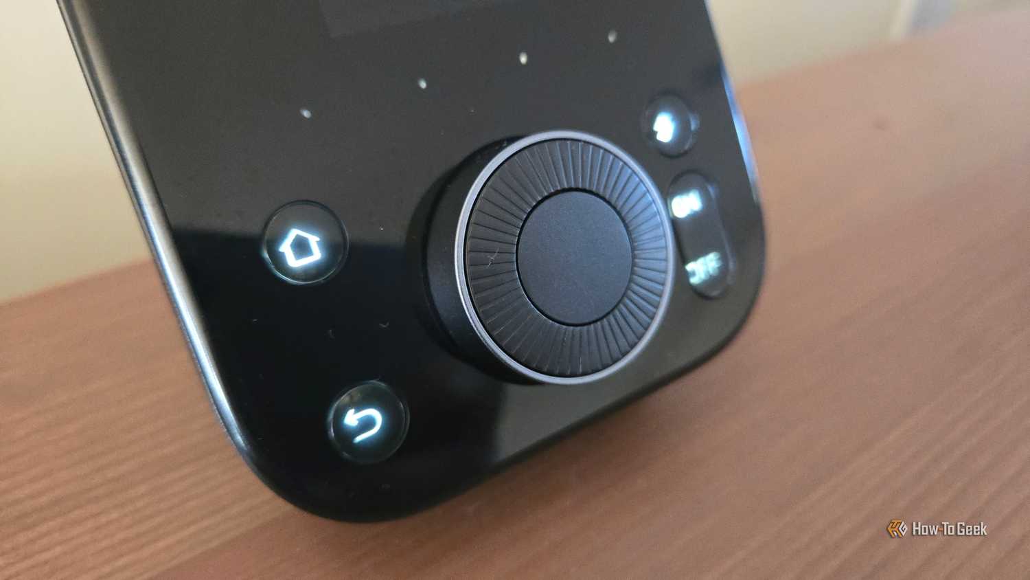 Hub 5 Reebot Button SwitchBot Hub 3 review: A sequel that's too ambitious