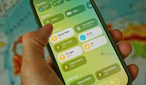 Controlling an Apple smart home and Home Assistant via an iPhone.