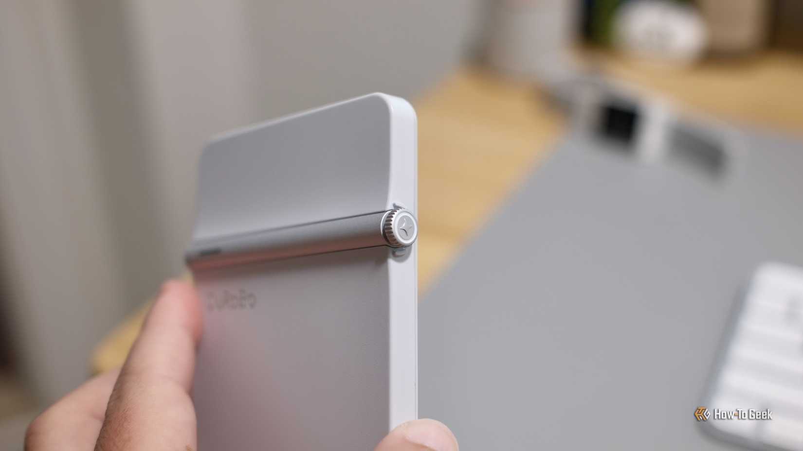 Showing the Smart Dial on the Durobo Krono.