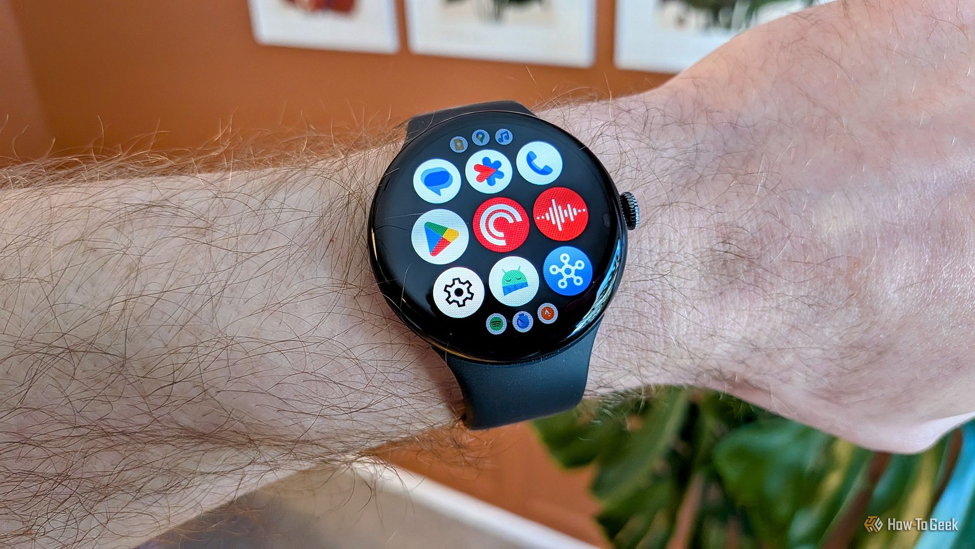 Google Pixel Watch 4 app list.