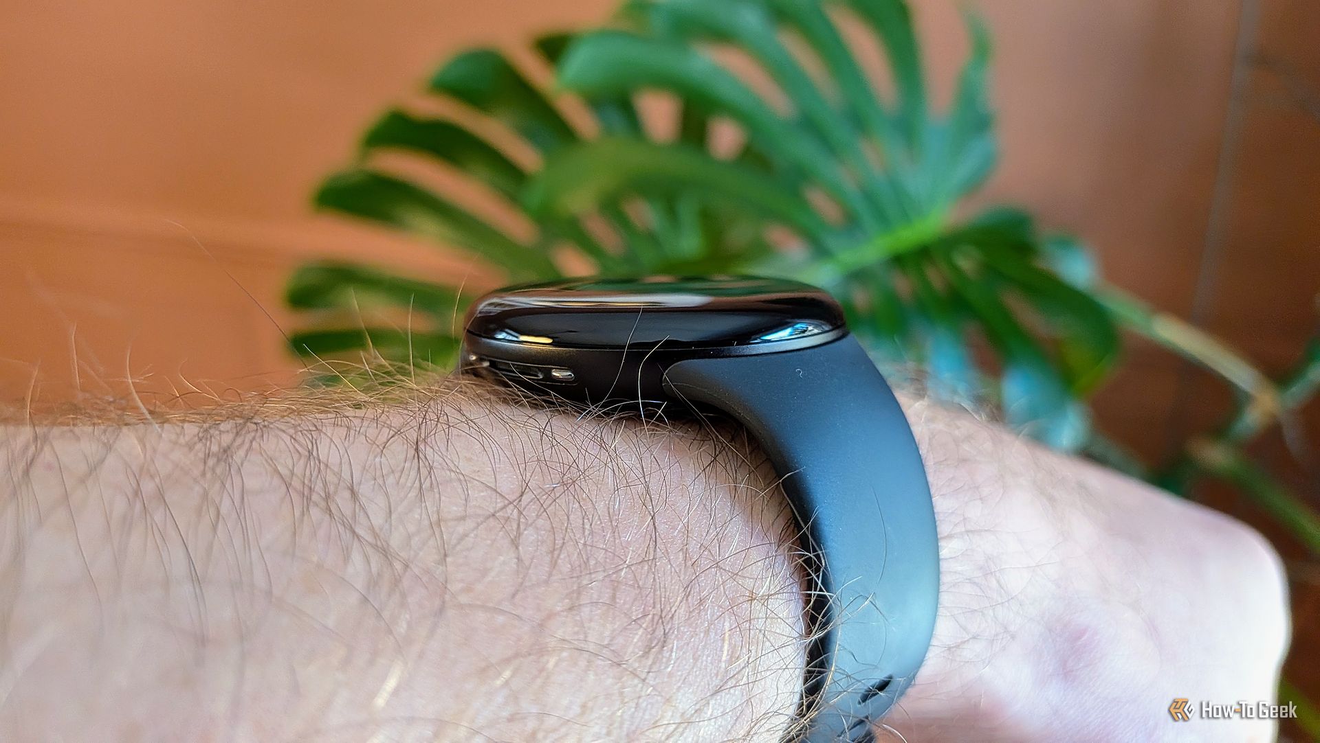 These overlooked Pixel Watch gestures tricked me into using my phone less